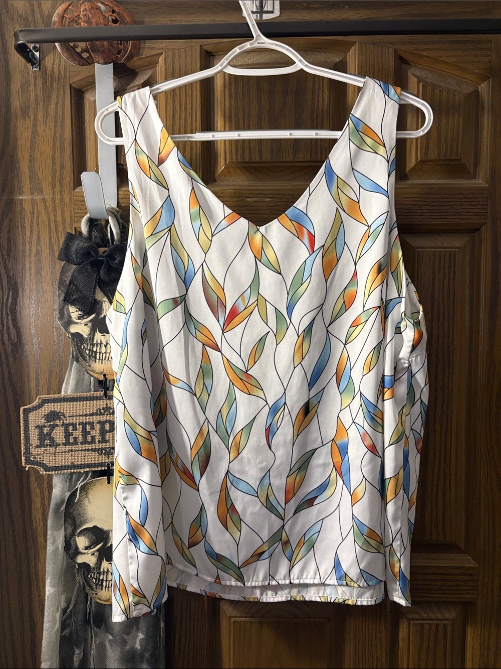 Multicolor Leaf-Print V-Neck Tank Top - Picture 5 of 5